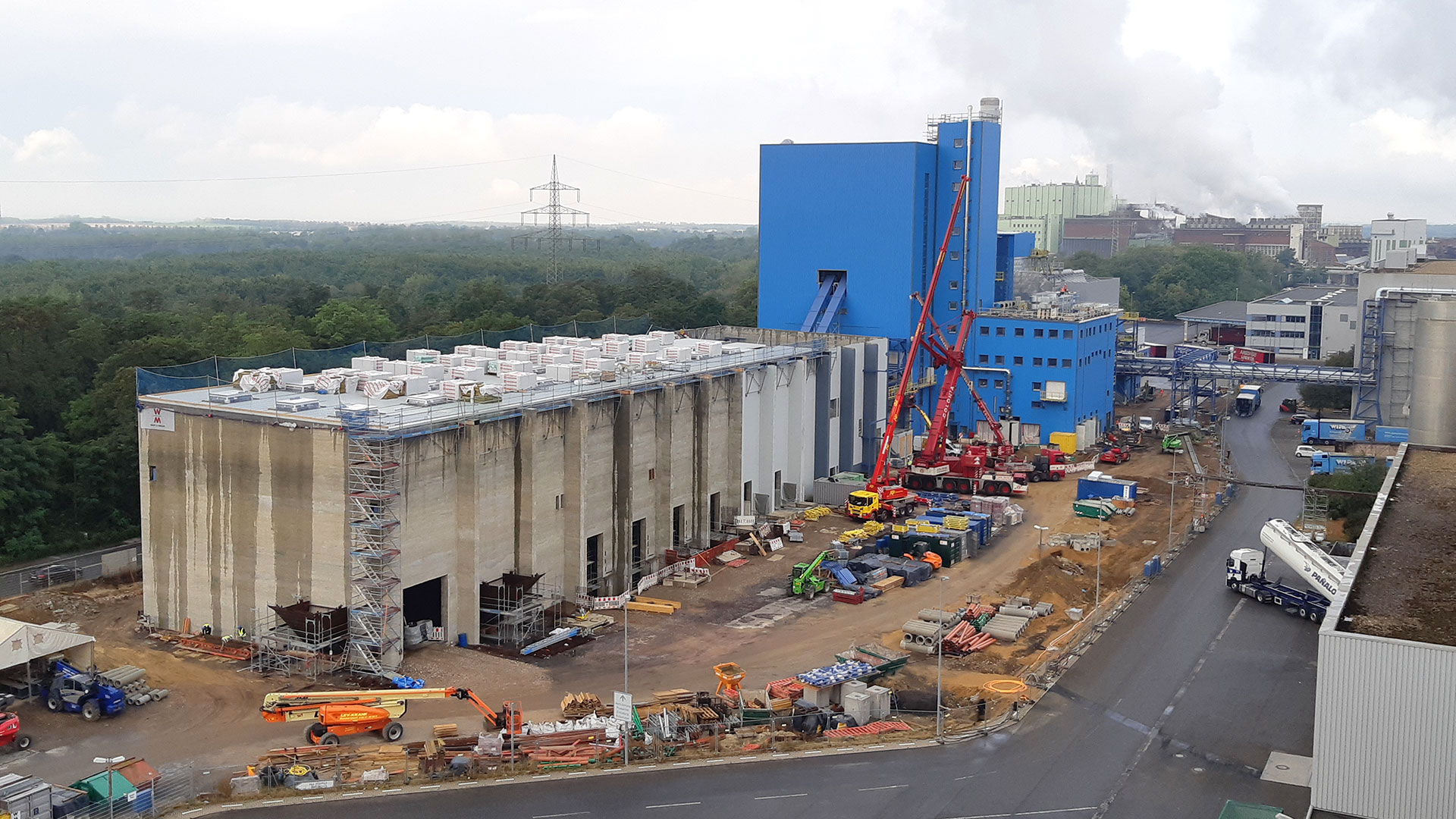 Uusi biomassakattila tuottaa UPM Hürthin paperitehtaalle hiilineutraalia sähköä ja höyryä