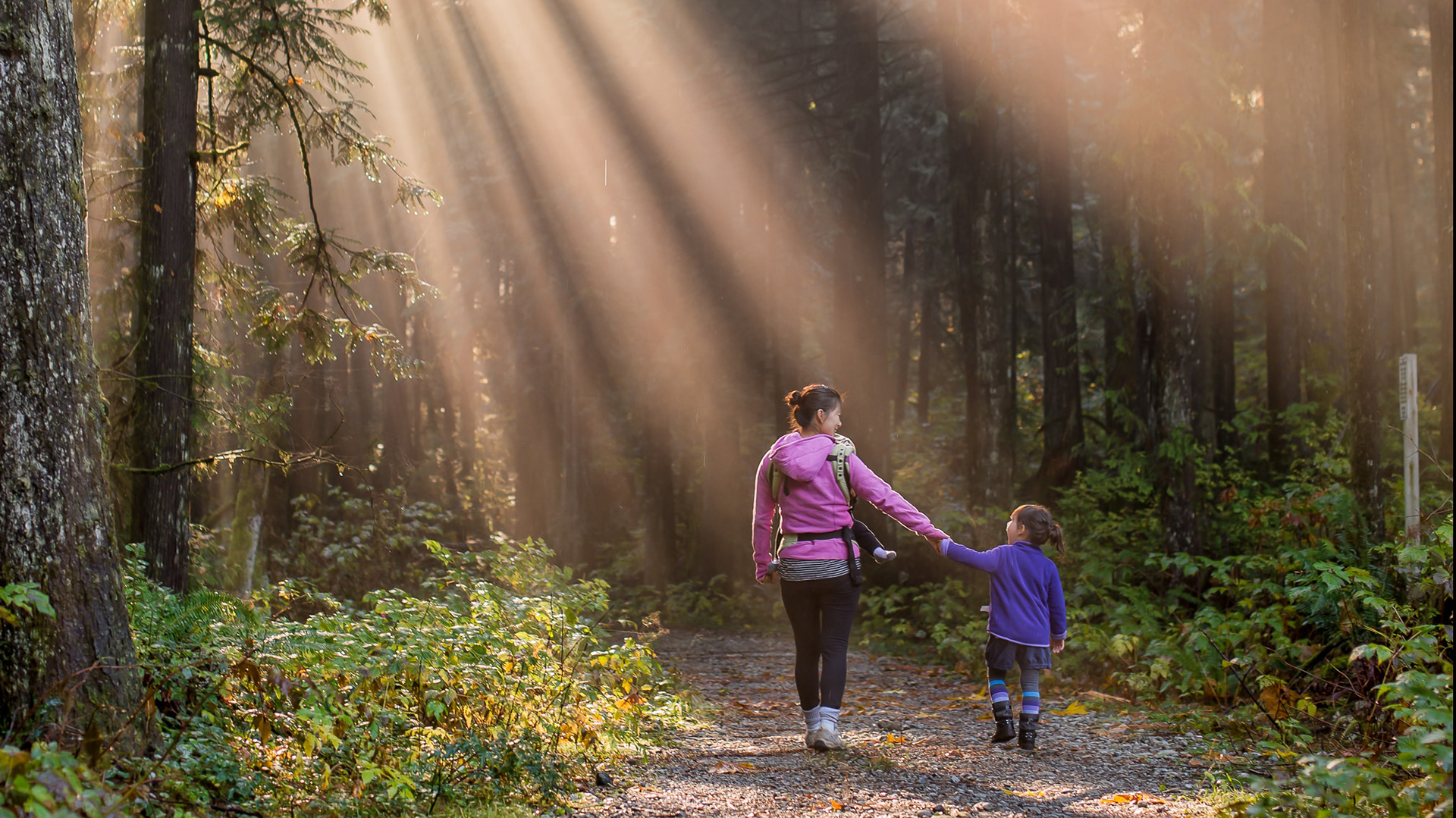 RAF-woman-and-child-walking-in-the-forest-web.jpg