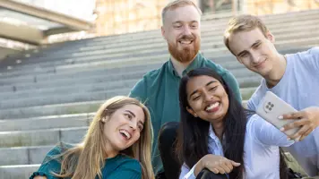 UPM:n kes&#xE4;ty&#xF6;haku on k&#xE4;ynniss&#xE4;