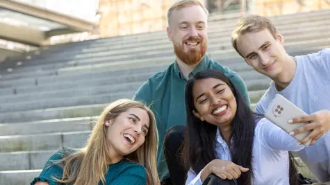 UPM:n kes&#xE4;ty&#xF6;haku on k&#xE4;ynniss&#xE4;