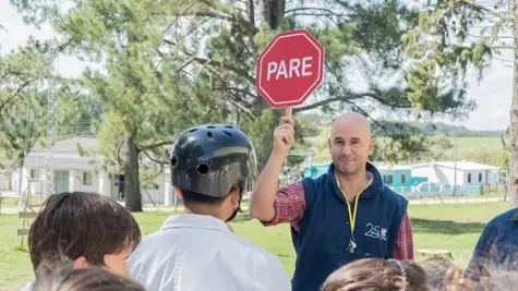 Miss&#xE4; on raide, siell&#xE4; kulkee juna &#x2013; pys&#xE4;hdy!
