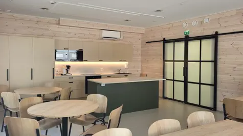 Hirrest&#xE4; syntyy viihtyis&#xE4; oppimisymp&#xE4;rist&#xF6;